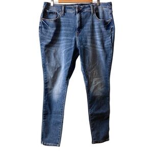 Women’s Time and Tru High Rise Curvy Stretch Skinny Jeans - Size 16